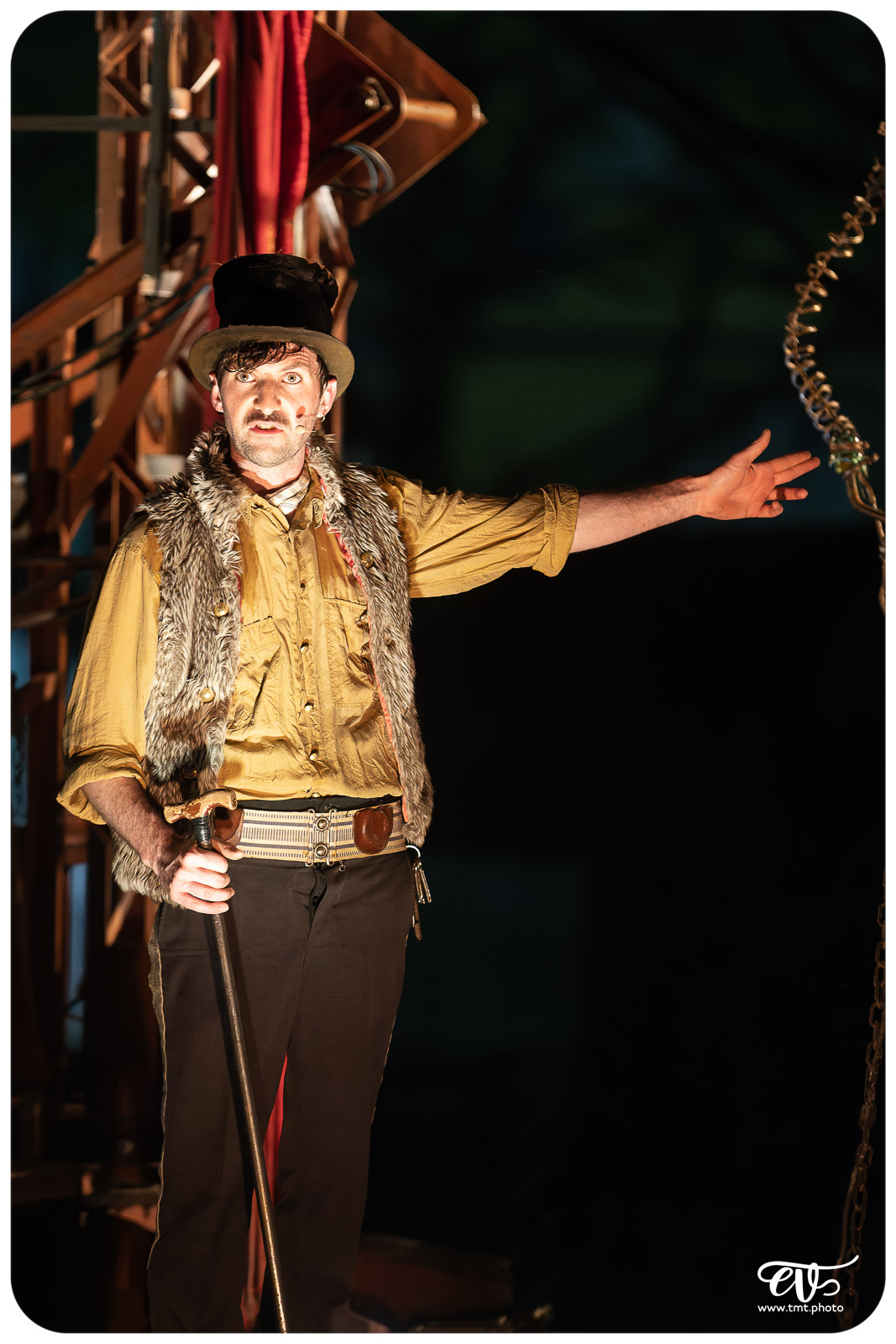 DE CHAIR ET D'ACIER (CIE 100 RACINES)